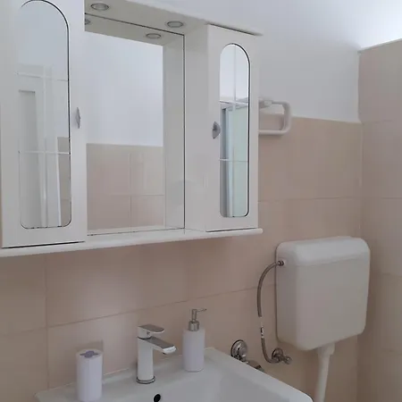 Apartament With A Parking Space Malinska, Krk - 19299 *